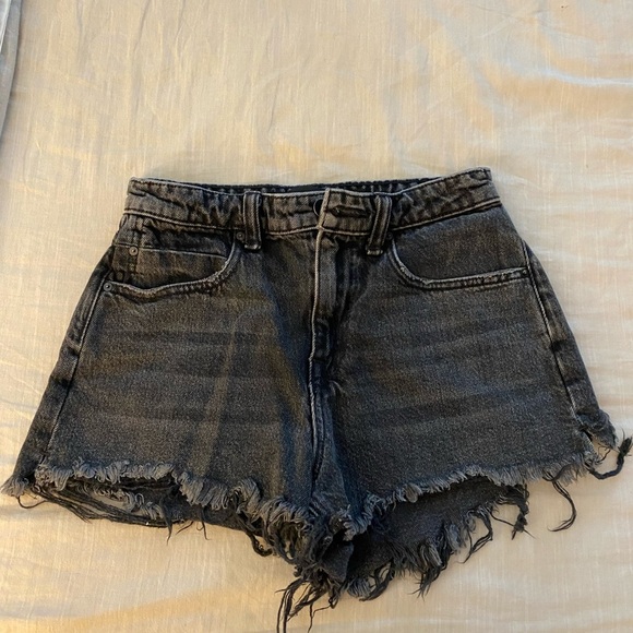 ALEXANDER WANG Bite Distressed Denim Shorts (10) - Picture 4 of 8